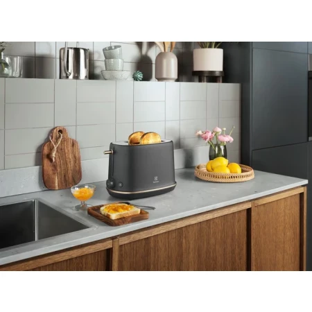 Тостер Electrolux 980 Вт (E7T1-6BP)