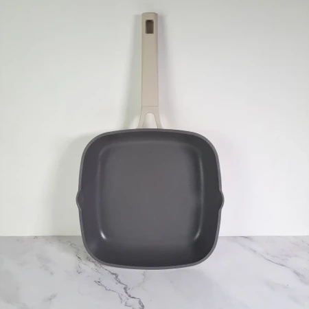 Пательня Pepper (PR-2317-24)